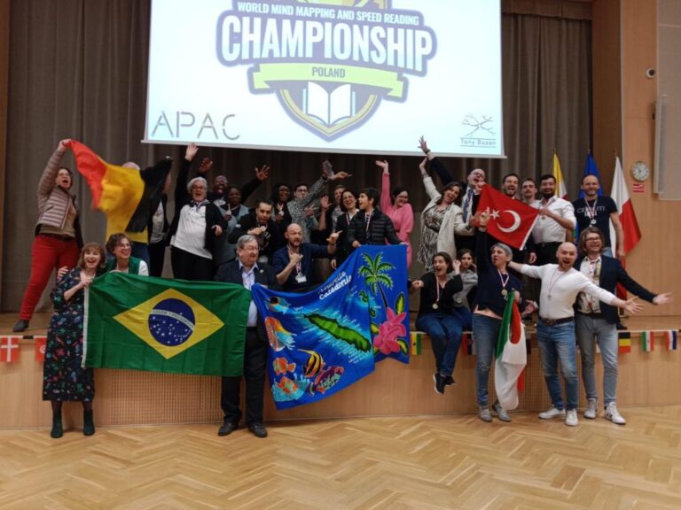 photo de groupe du staff des championnats du monde de lecture rapide 2023